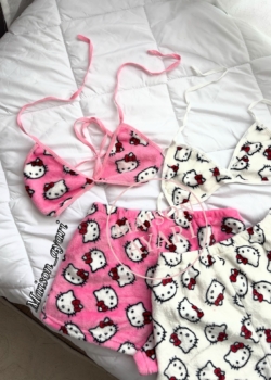 Pyjama hello kityy